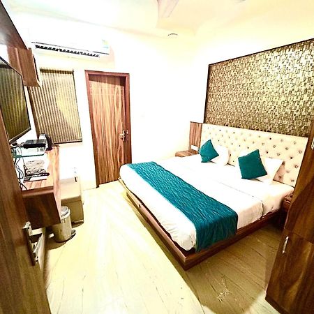 The Tomar Hospitality Hotel New Delhi Buitenkant foto