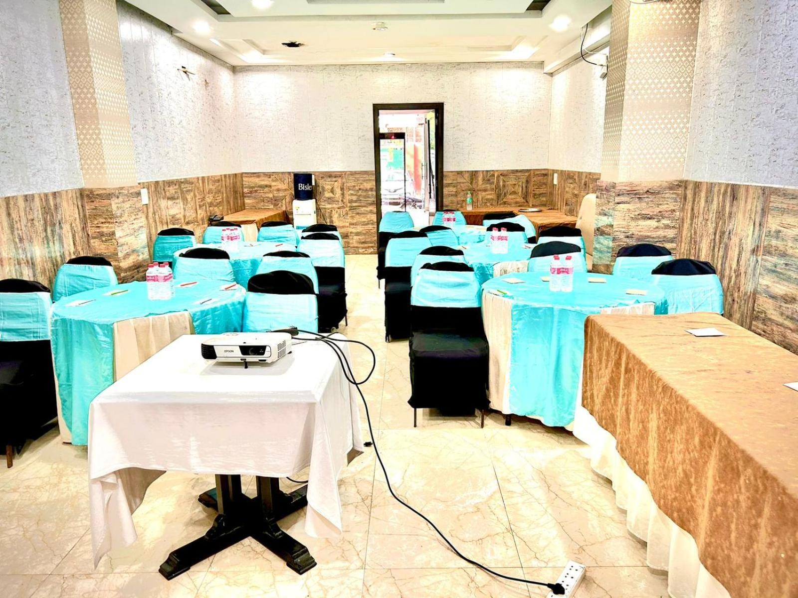 The Tomar Hospitality Hotel New Delhi Buitenkant foto