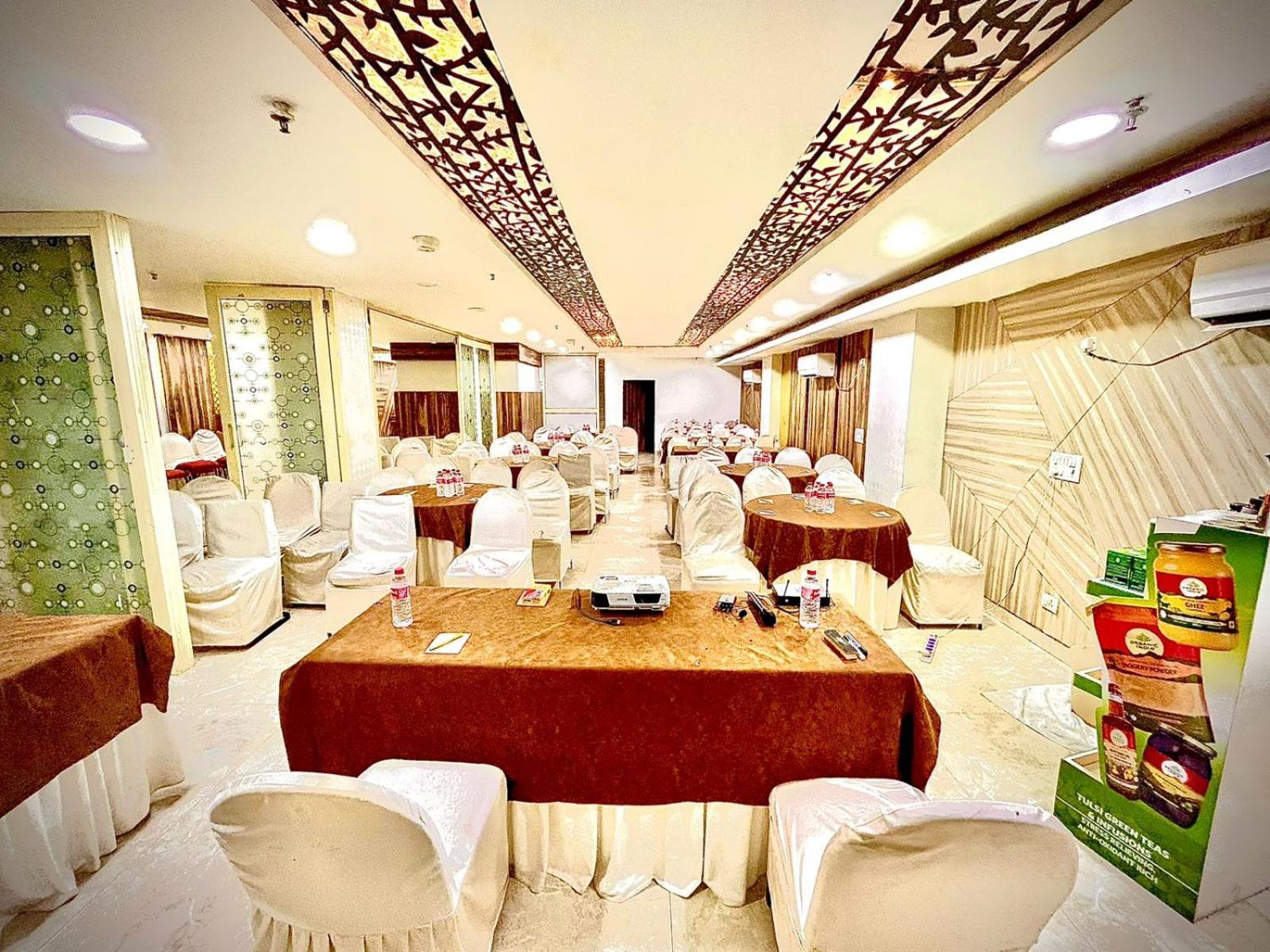 The Tomar Hospitality Hotel New Delhi Buitenkant foto
