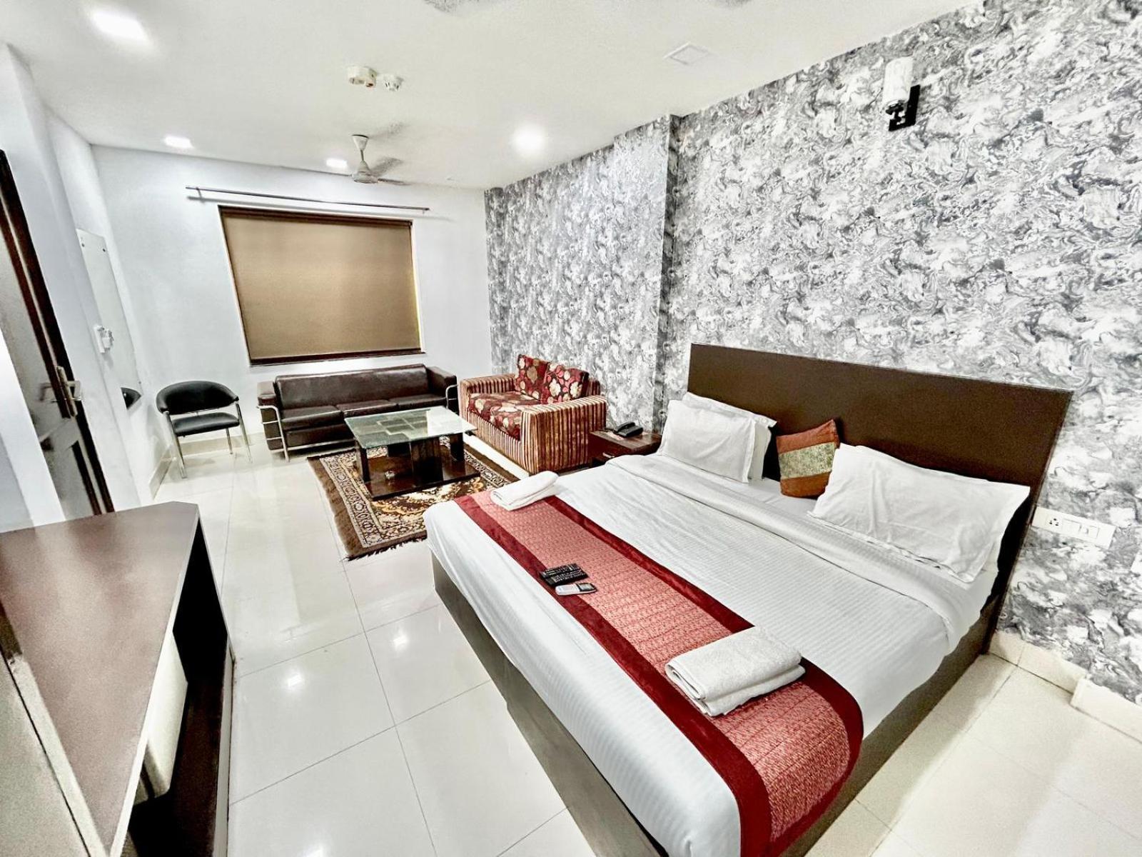 The Tomar Hospitality Hotel New Delhi Buitenkant foto
