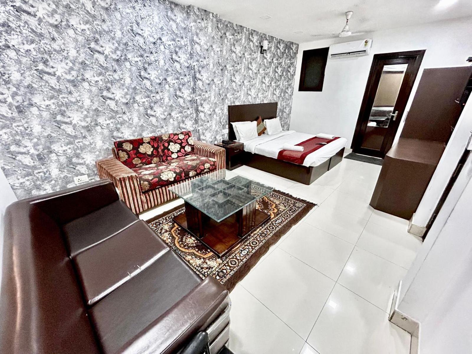 The Tomar Hospitality Hotel New Delhi Buitenkant foto